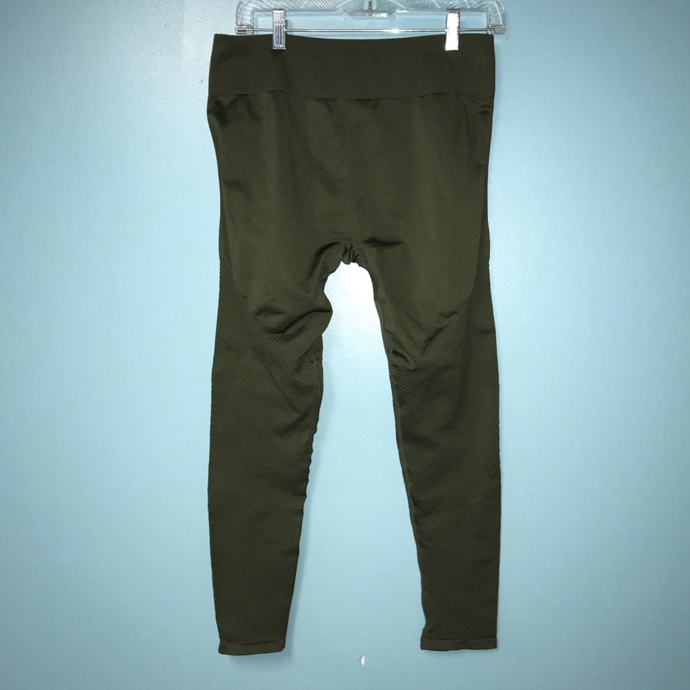 NWOT FABLETICS Cropped Leggings Olive SIZE S